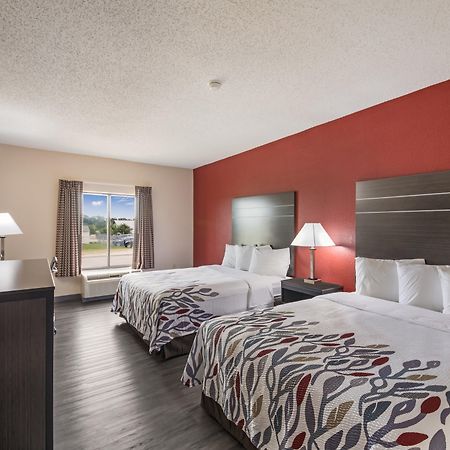 Red Roof Inn & Suites Austin East - Manor Exterior foto
