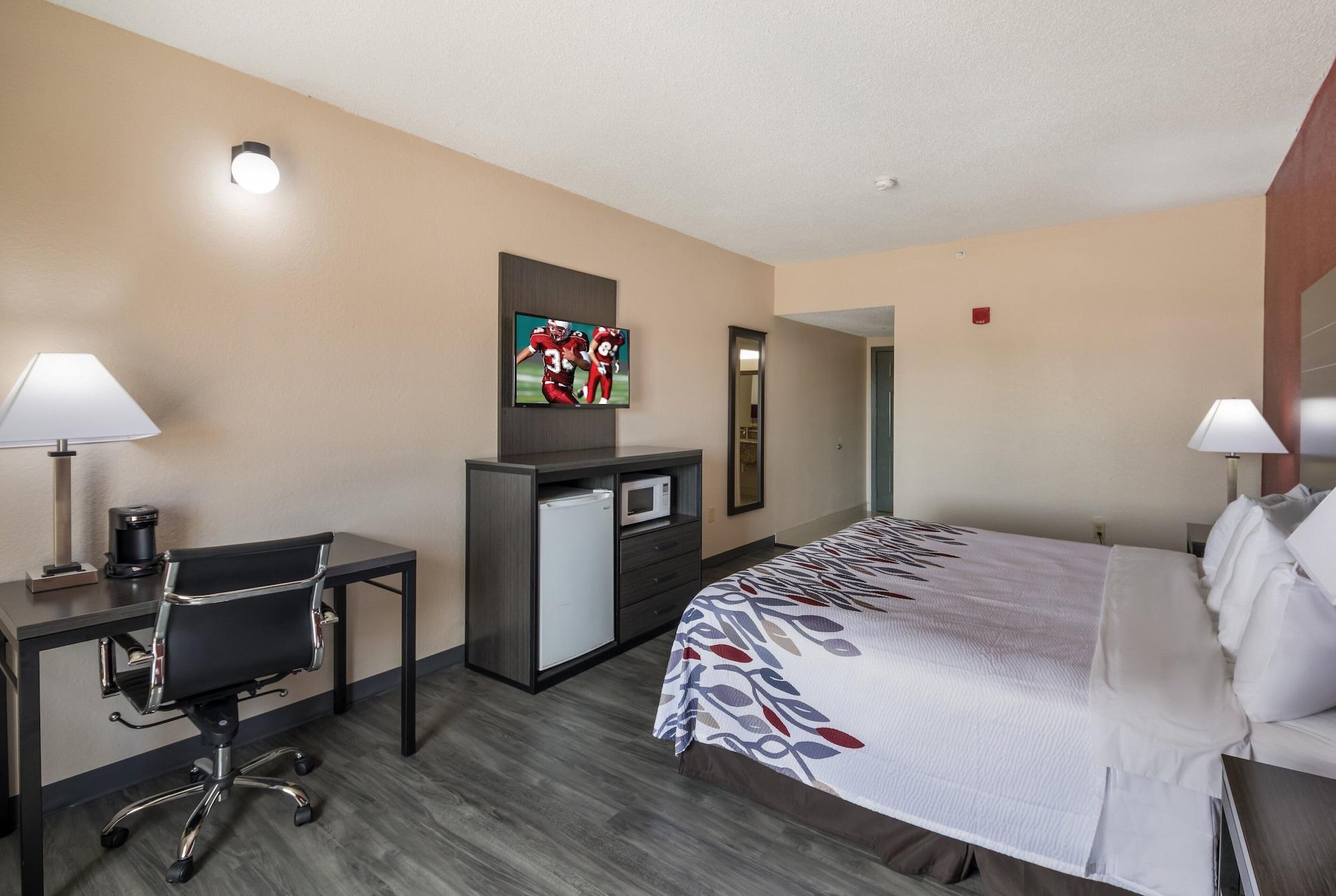Red Roof Inn & Suites Austin East - Manor Exterior foto