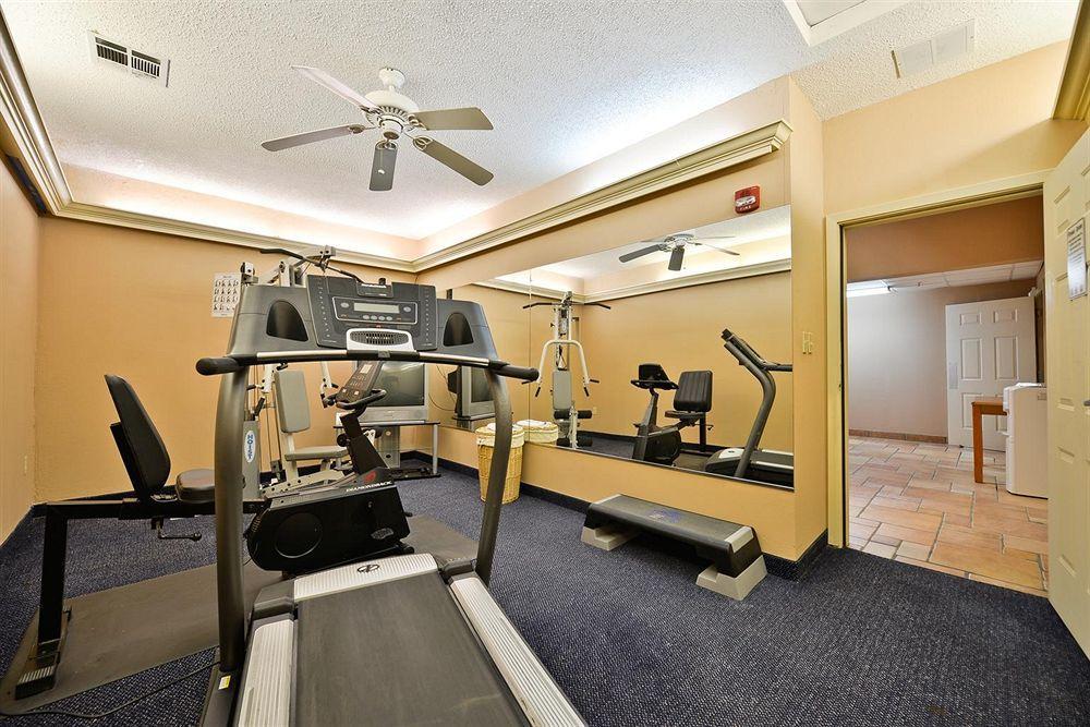 Red Roof Inn & Suites Austin East - Manor Instalações foto